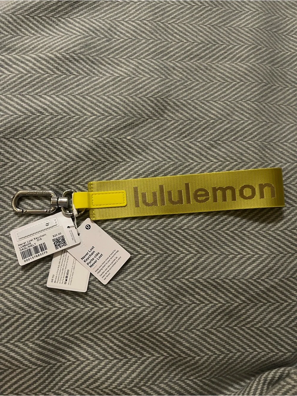 NWT: Sold-Out $20 LULULEMON Never Lost Keychain — Dark Gold, Melrose Tan, Silver - Picture 6 of 6